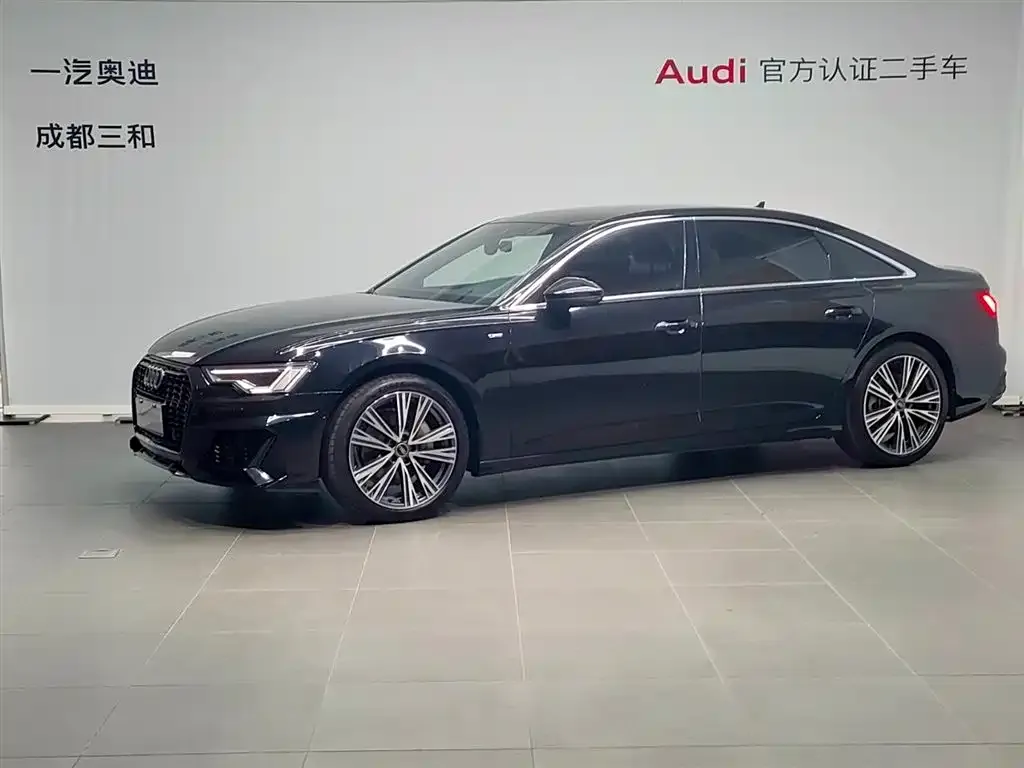 Audi A6L — фото 1