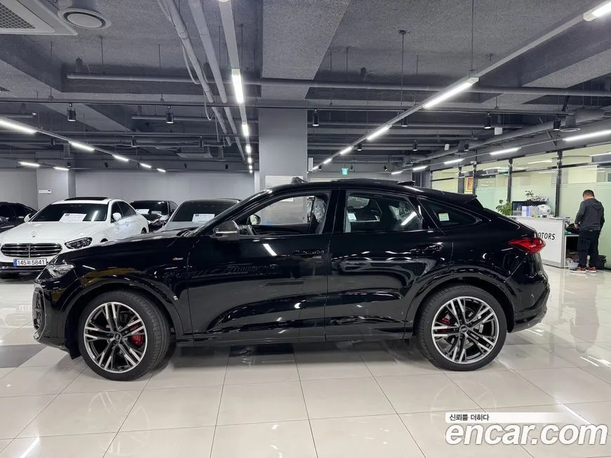Audi Q5 2025 из KR, фото 10