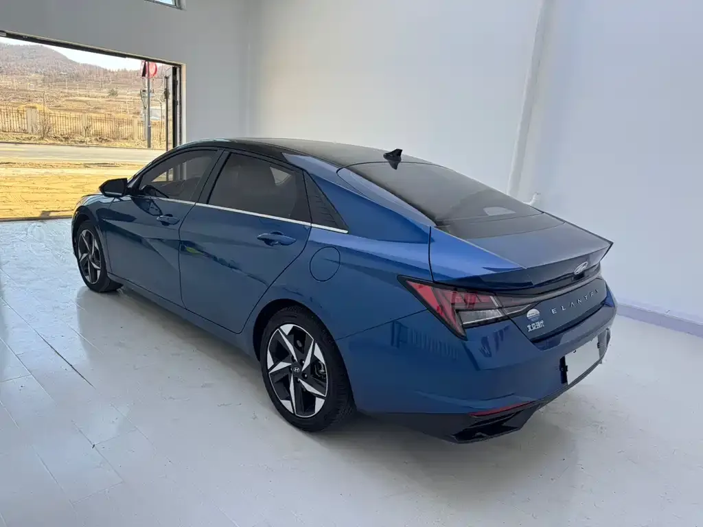 Hyundai Elantra — фото 6