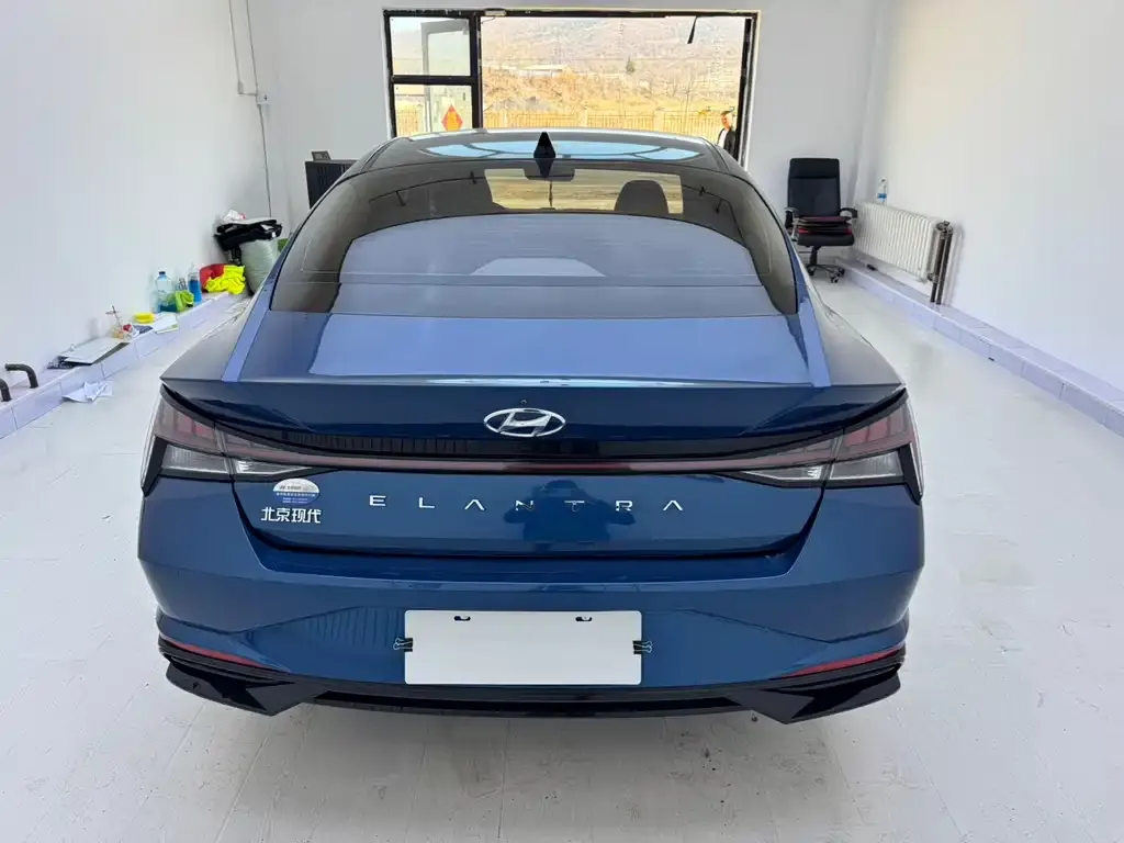 Hyundai Elantra — фото 2