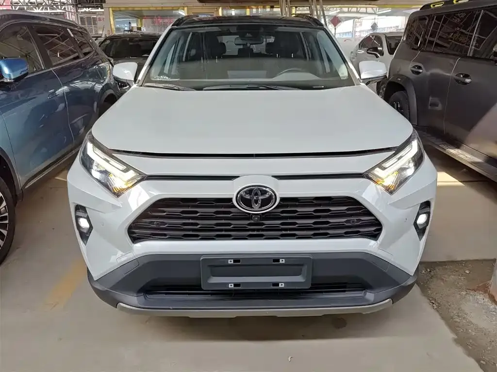 Toyota RAV4 — фото 10