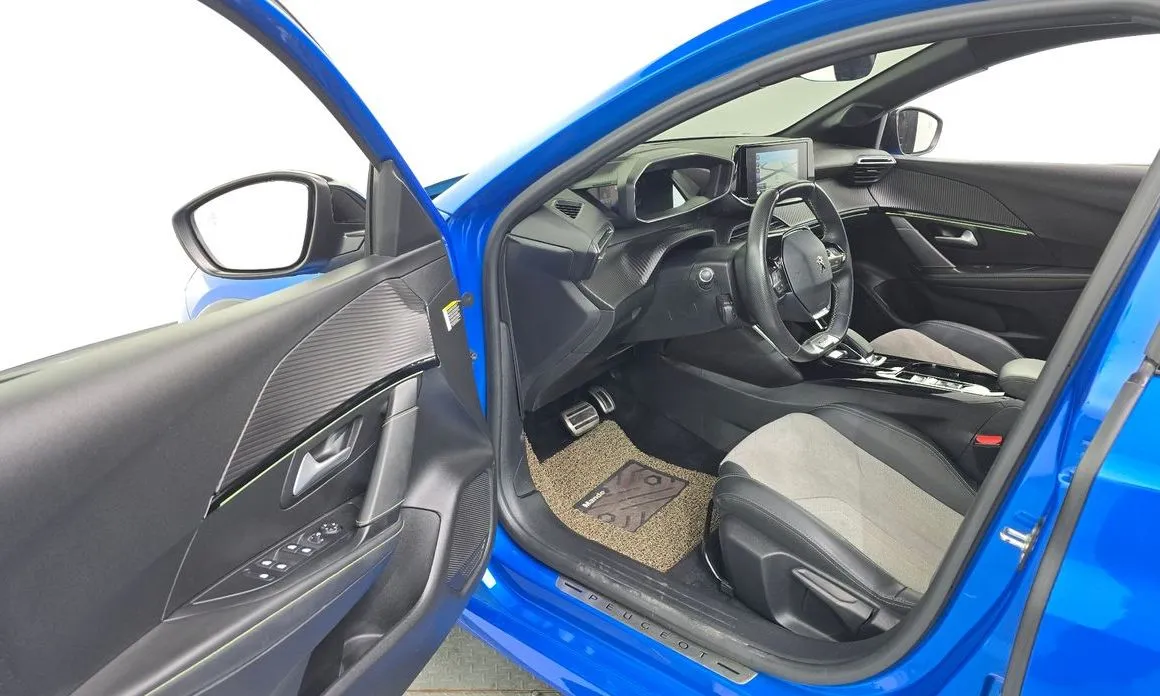 Peugeot 208 2021 из KR, фото 6