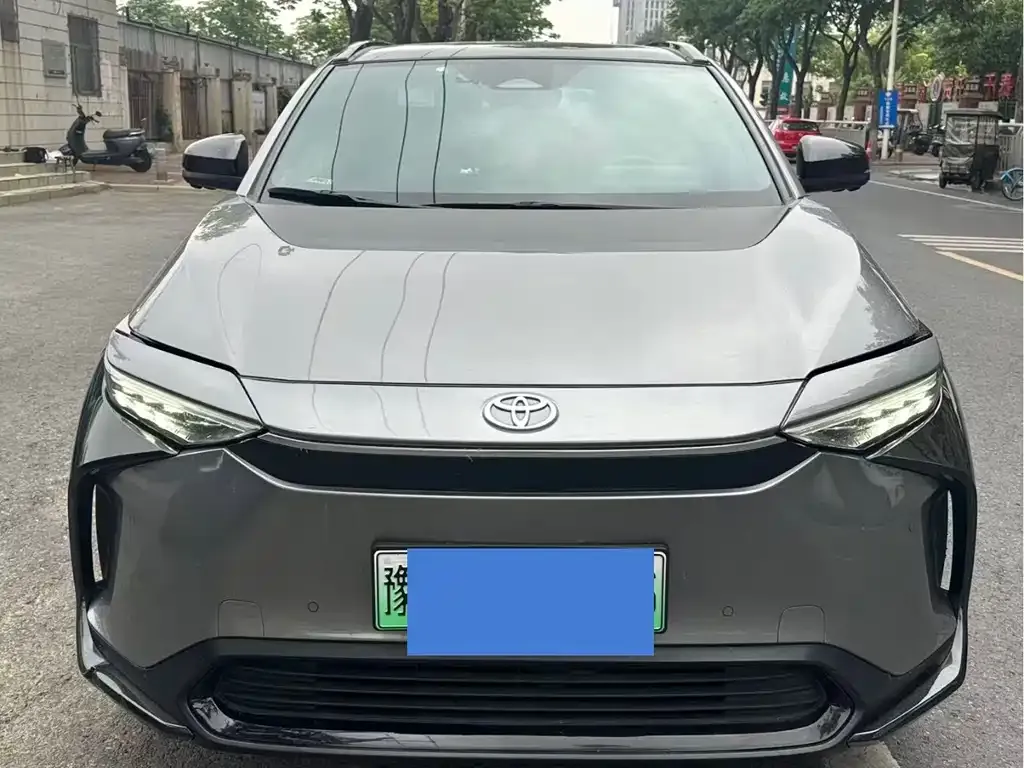 Toyota bZ4X — фото 3
