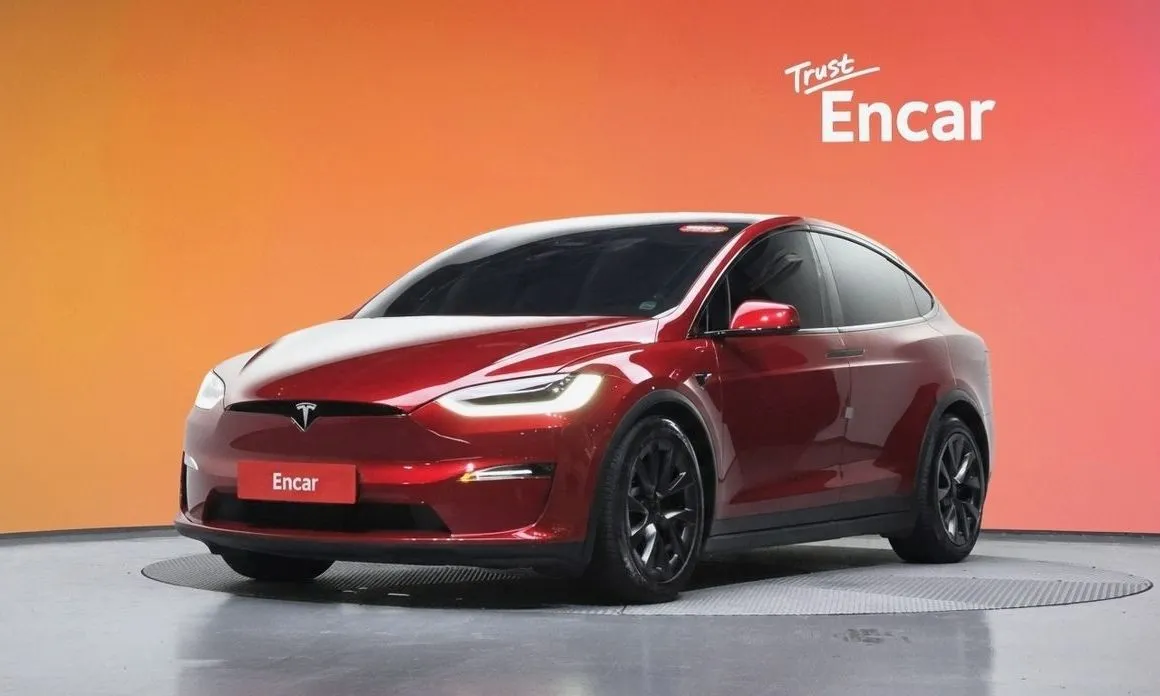 Tesla Model X — фото 1