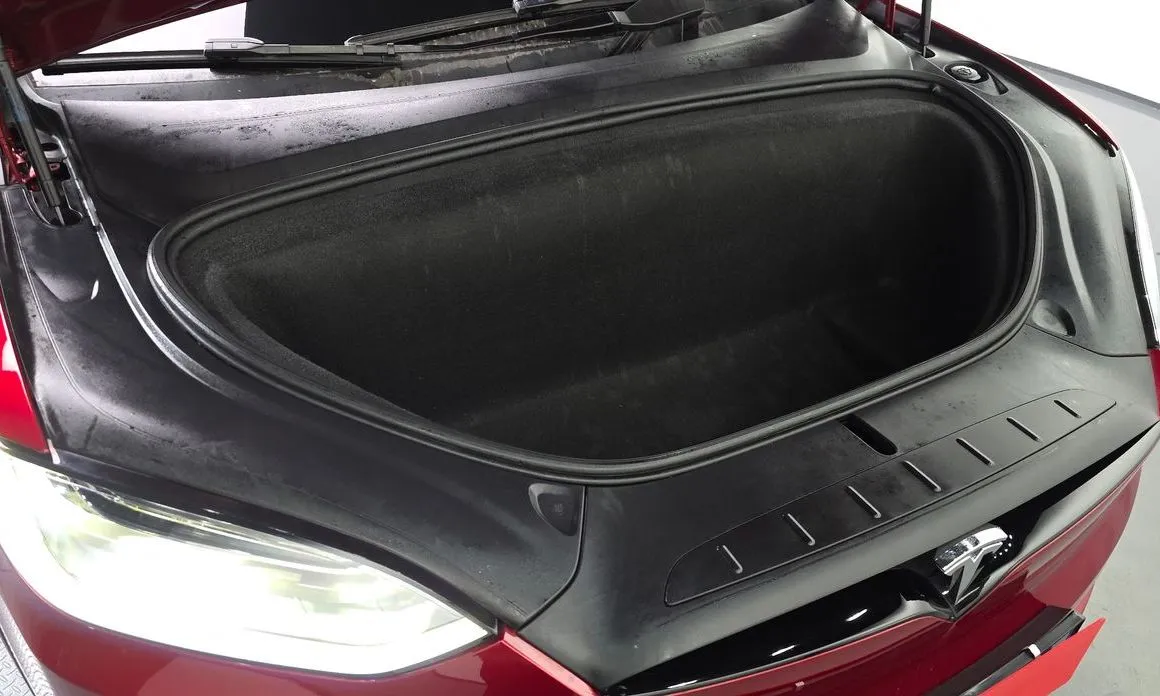 Tesla Model X — фото 9