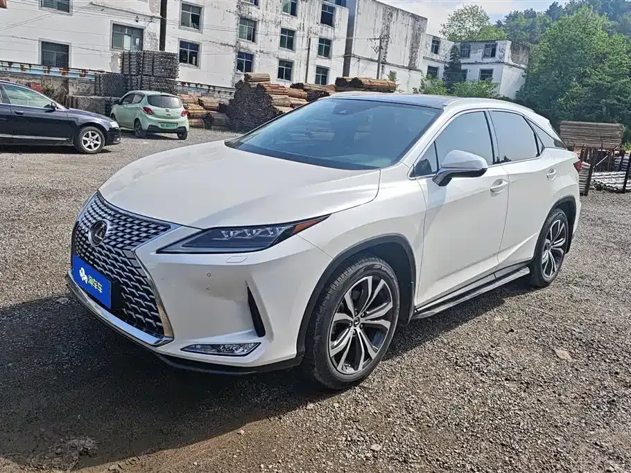 Lexus RX — фото 1