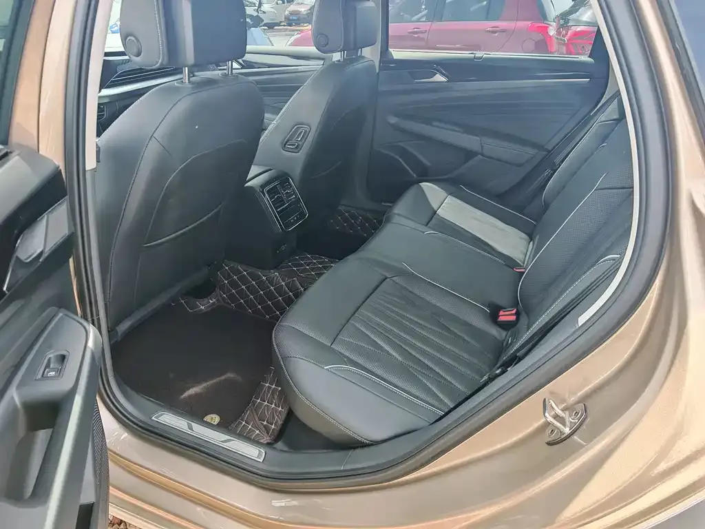 Volkswagen Passat — фото 5