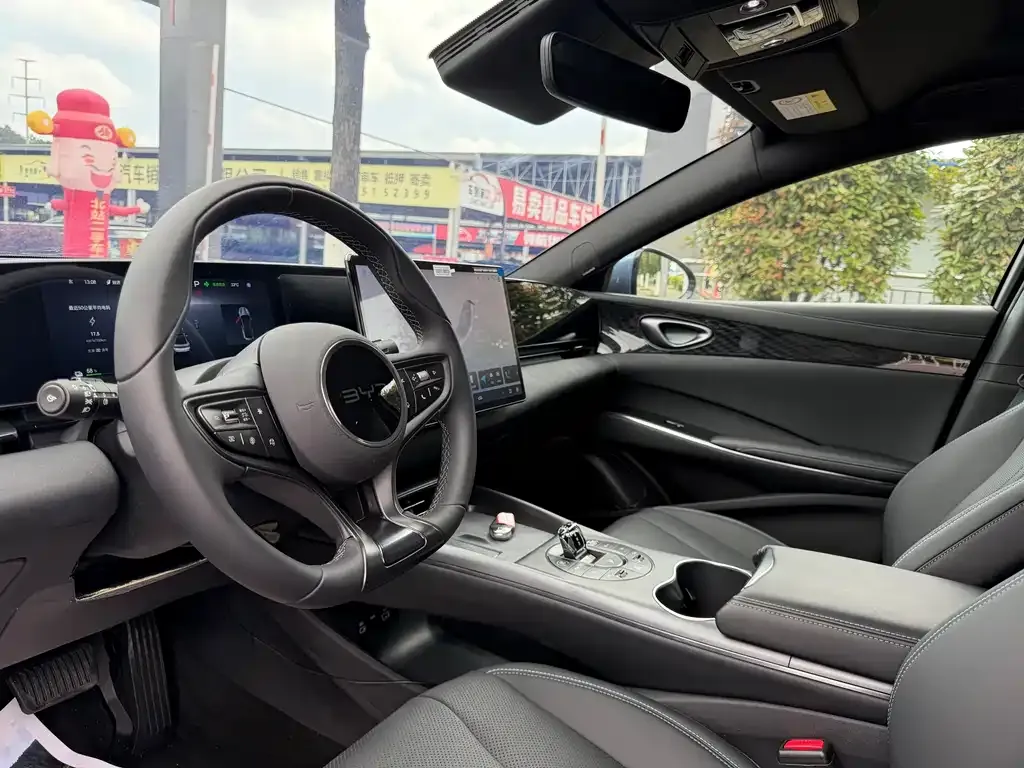 BYD Seal — фото 2