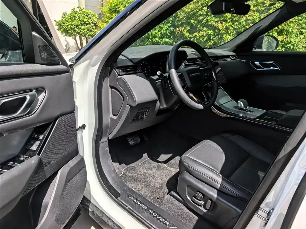 Land Rover Velar — фото 10