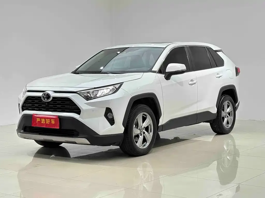 Toyota RAV4 — фото 1