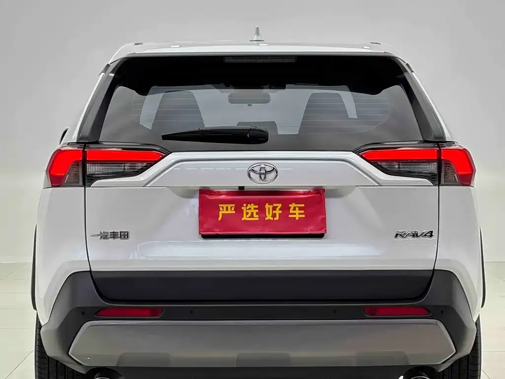 Toyota RAV4 — фото 9