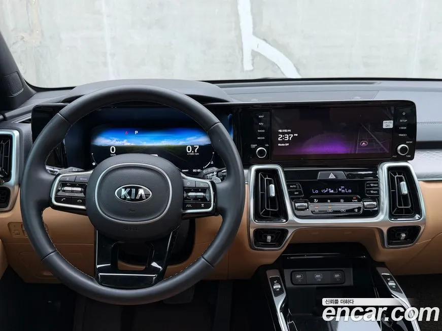 Kia Sorento — фото 6