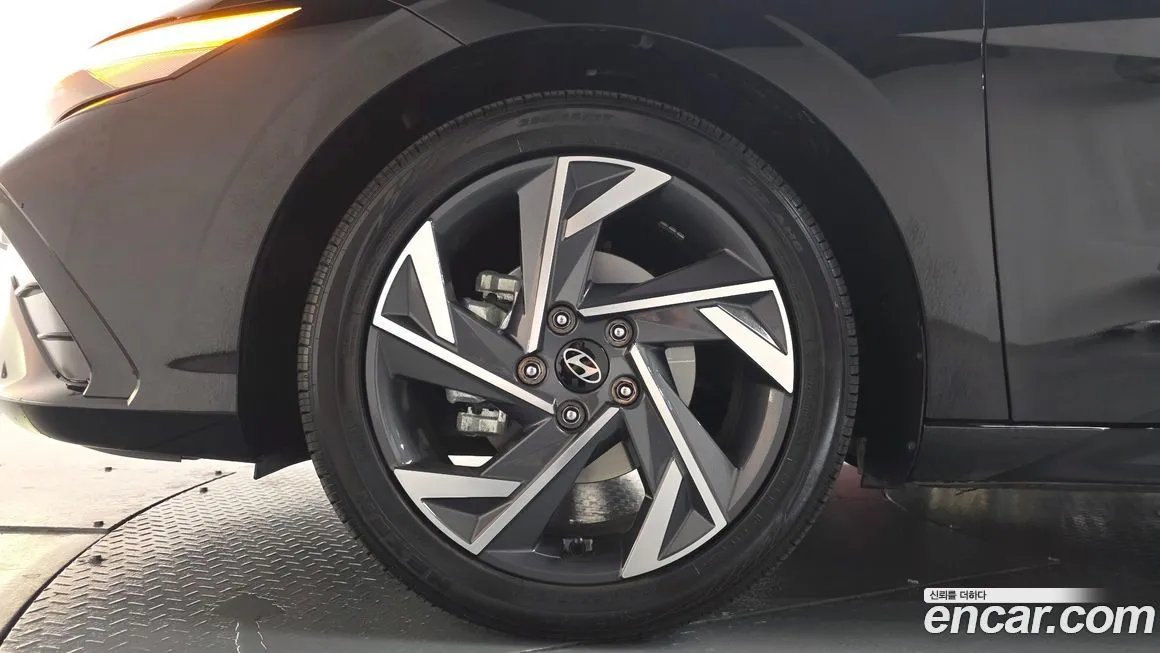 Hyundai AVANTE — фото 2