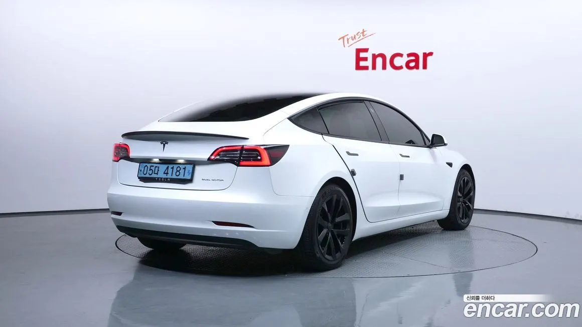 Tesla Model 3 — фото 4