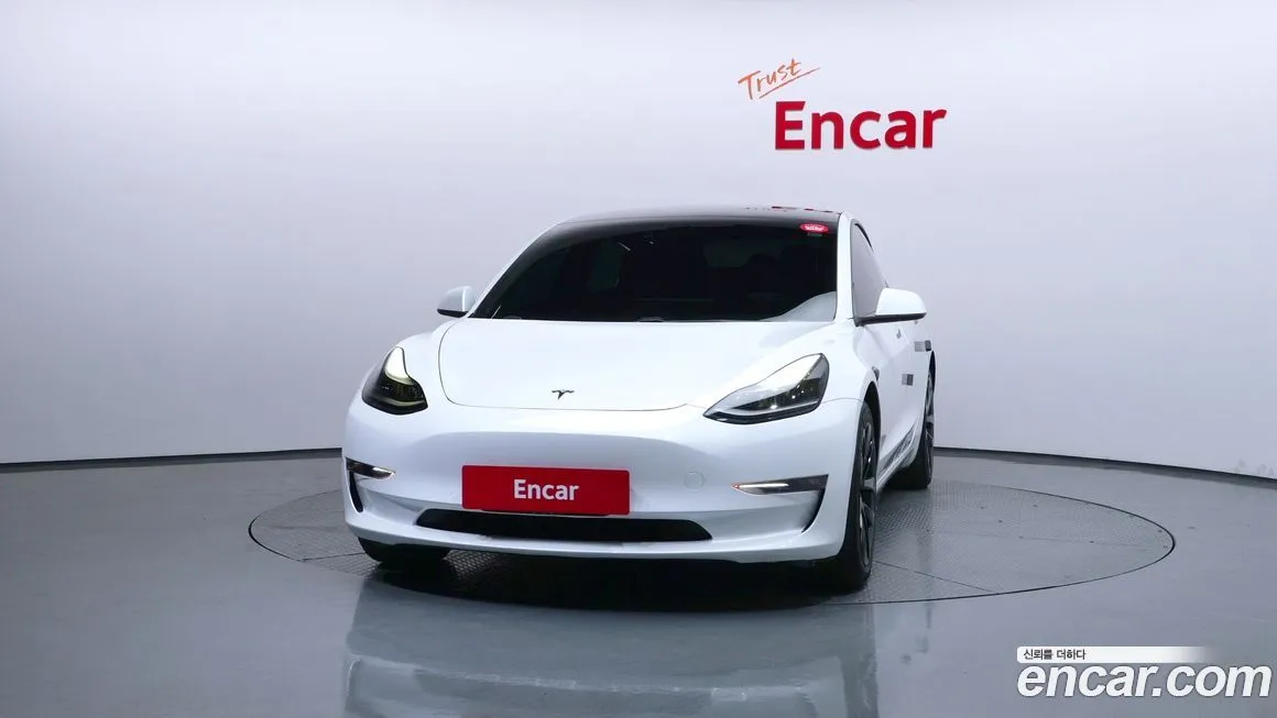 Tesla Model 3 — фото 2