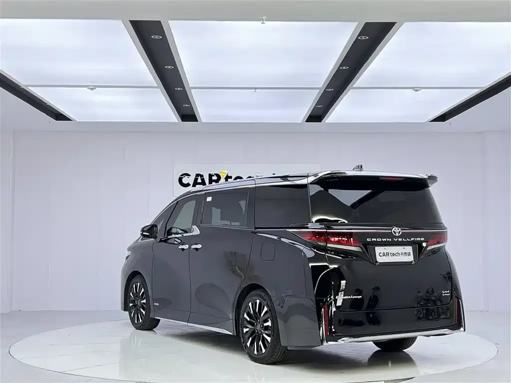 Toyota Vellfire — фото 8