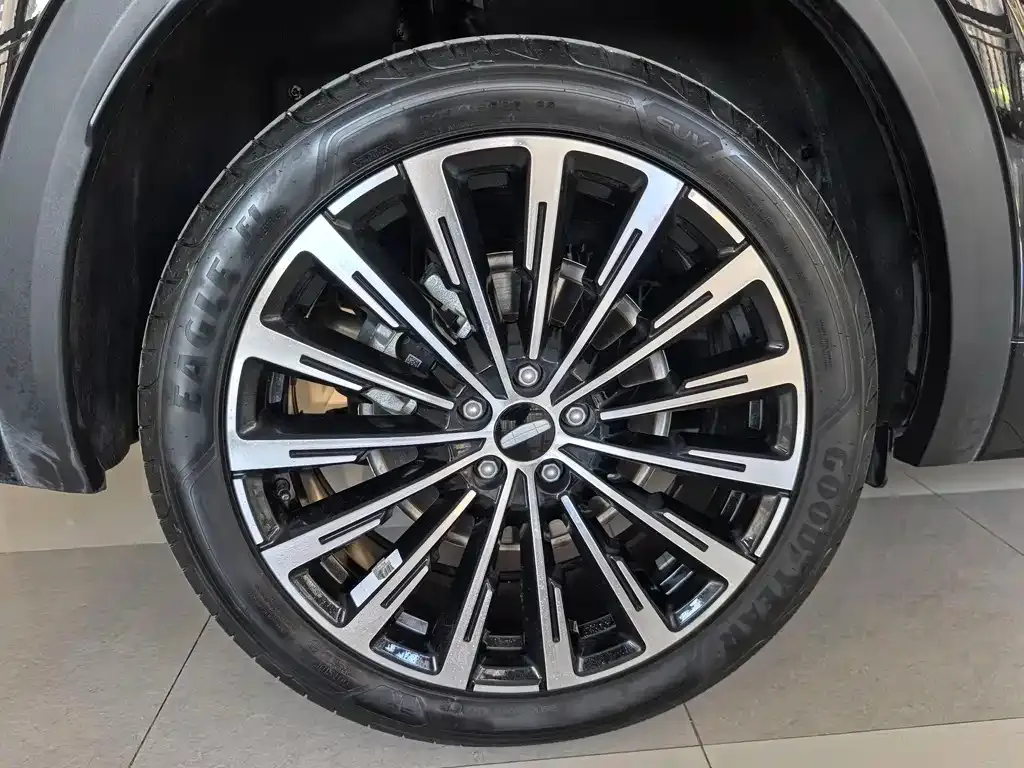 Geely Xingyue L — фото 4