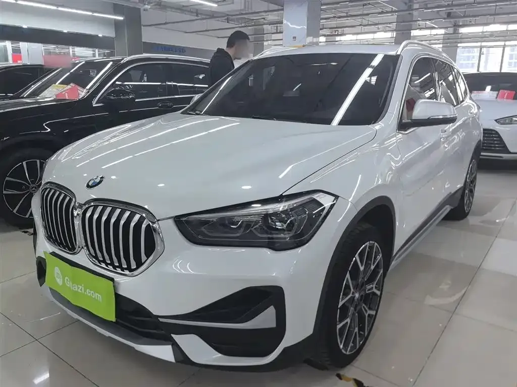 BMW X1 — фото 1
