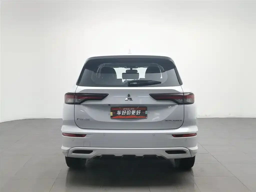 Mitsubishi Outlander — фото 4
