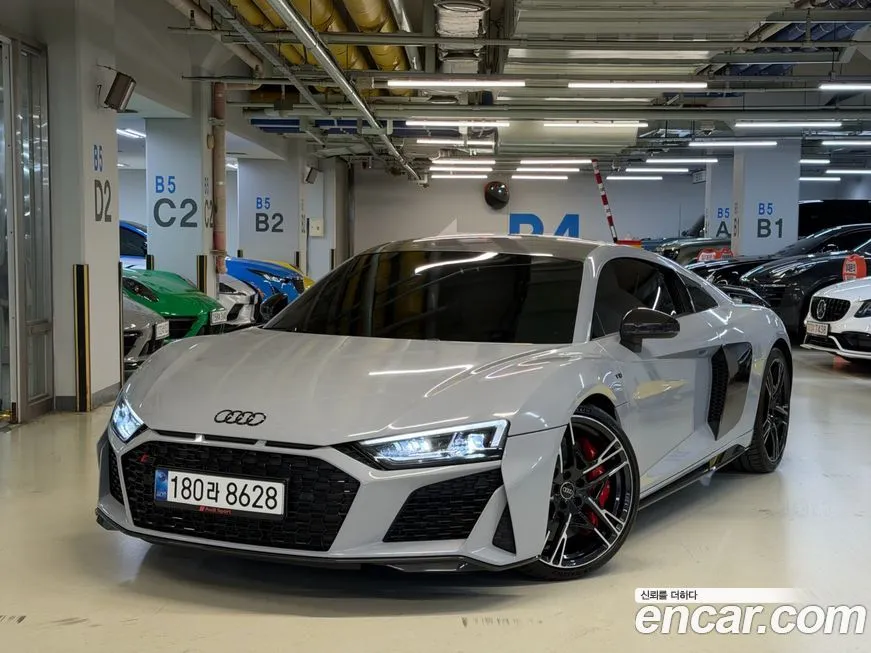 Audi R8