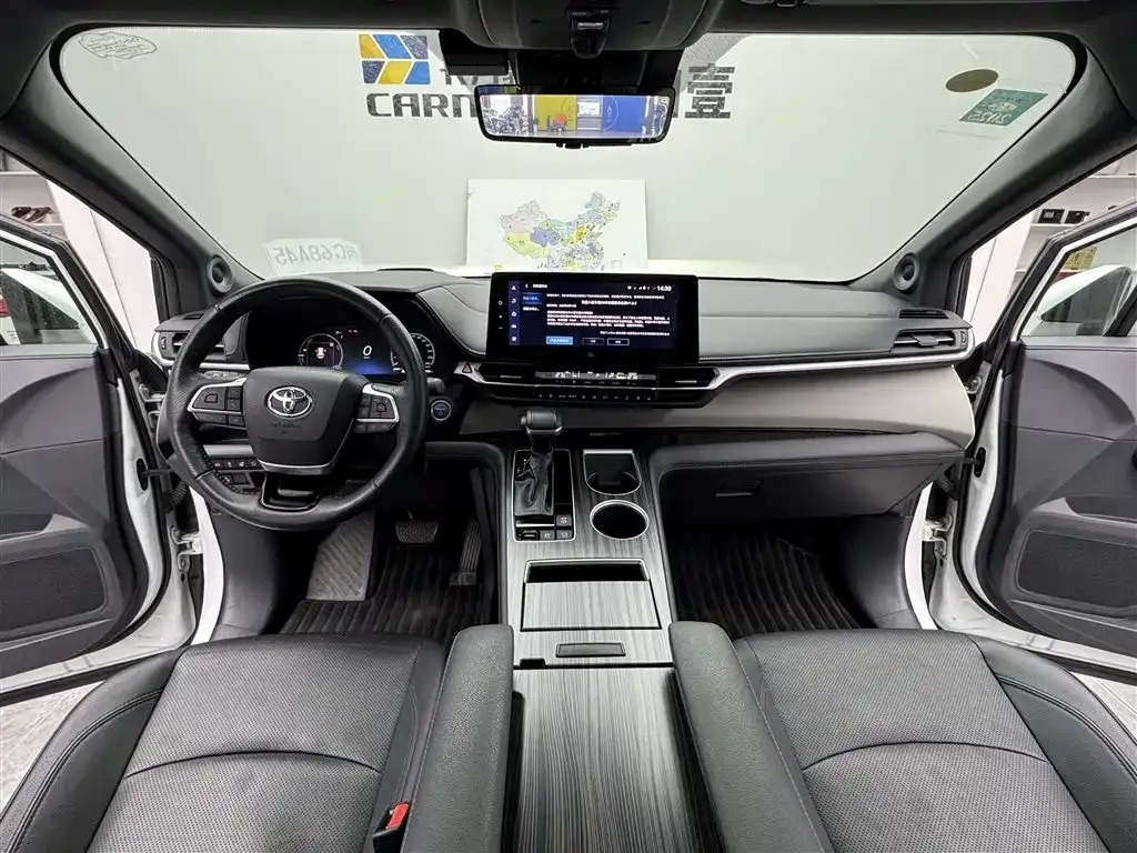 Toyota Granvia — фото 10