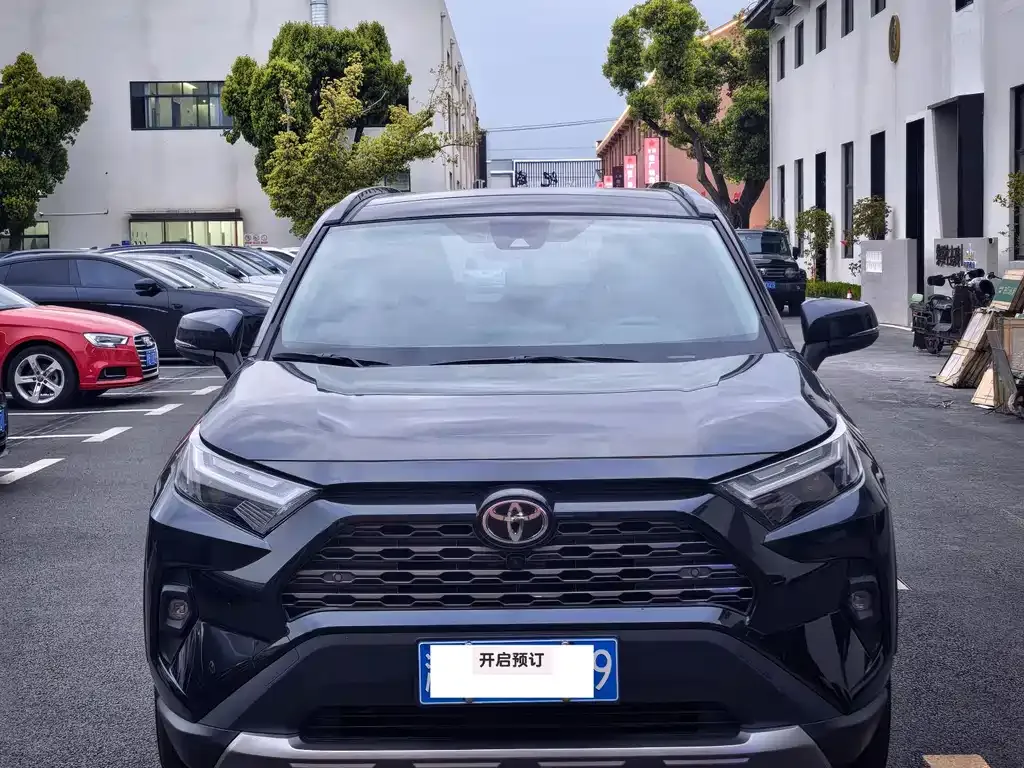 Toyota RAV4 — фото 9