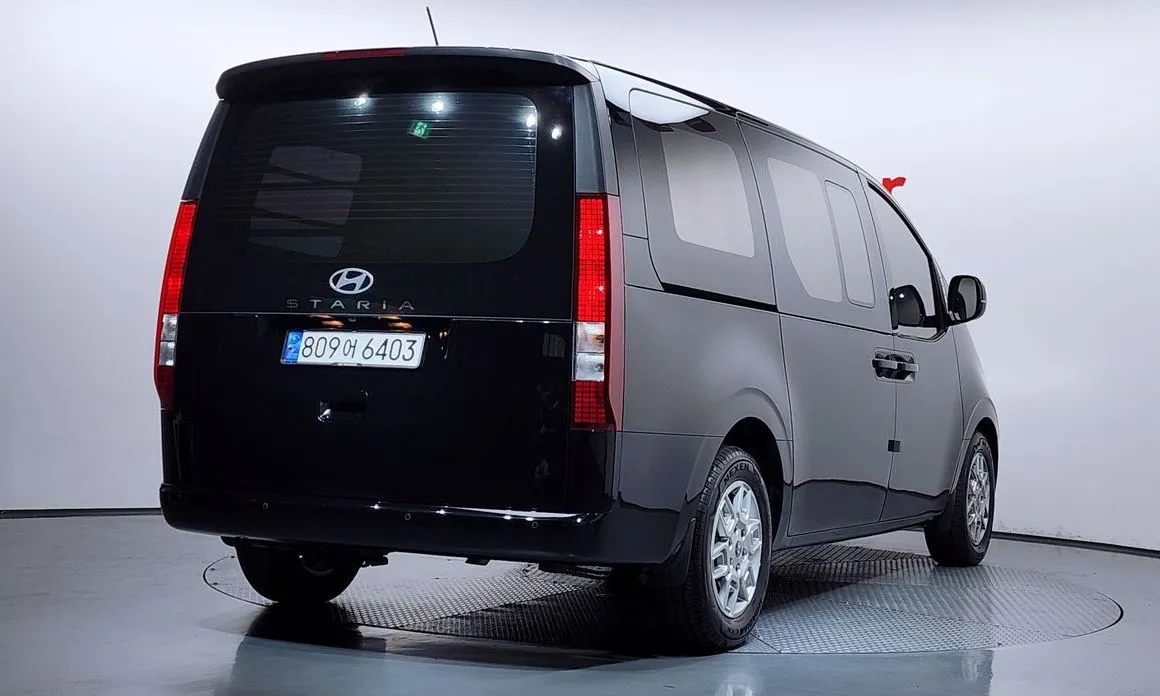 Hyundai Staria — фото 2