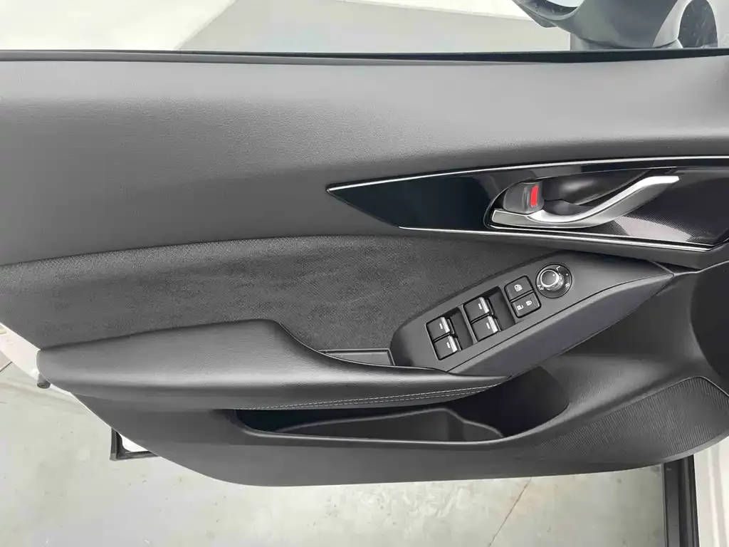 Mazda CX-4 — фото 6