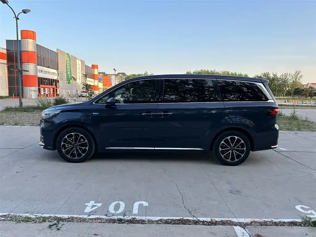 Roewe iMAX8 — фото 2