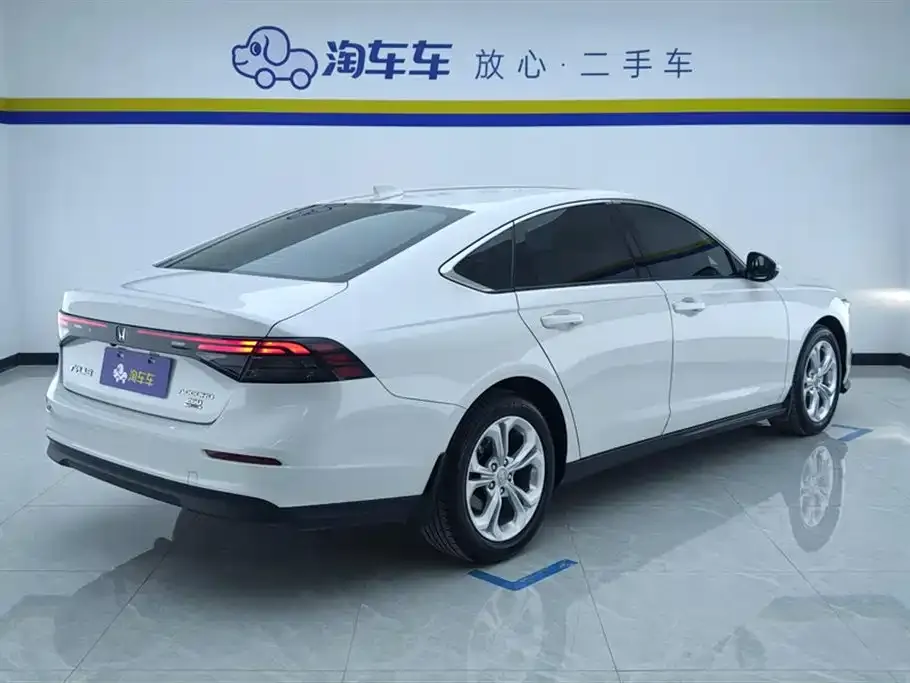Honda Accord — фото 9