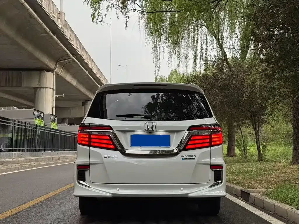Honda Elysion 2021 из CN, фото 7