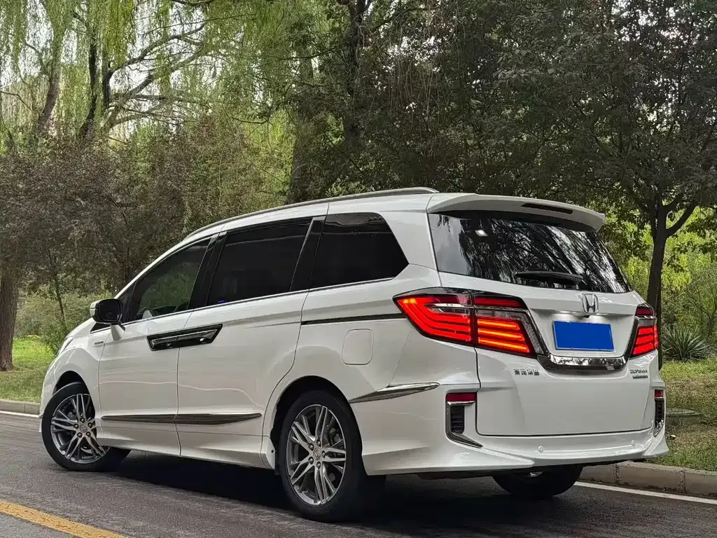 Honda Elysion 2021 из CN, фото 8