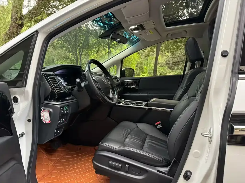 Honda Elysion 2021 из CN, фото 4