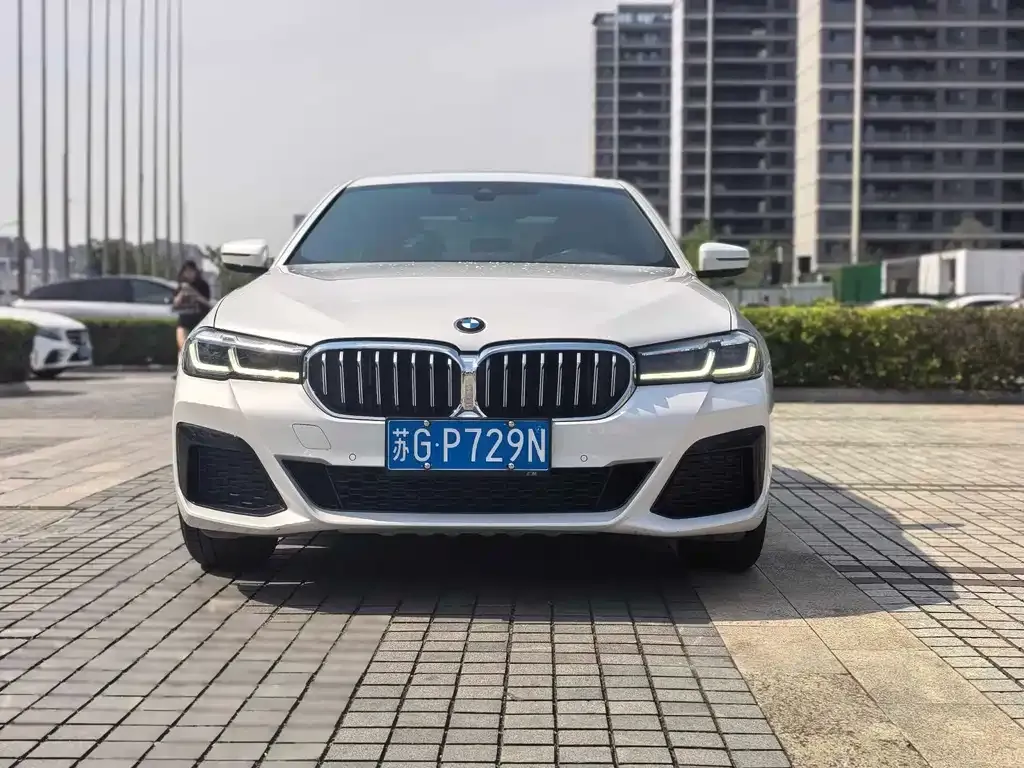 BMW 5 Series — фото 5