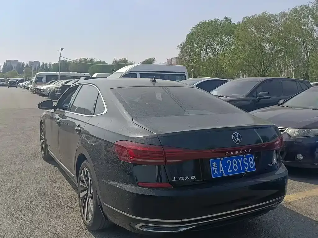 Volkswagen Passat — фото 7