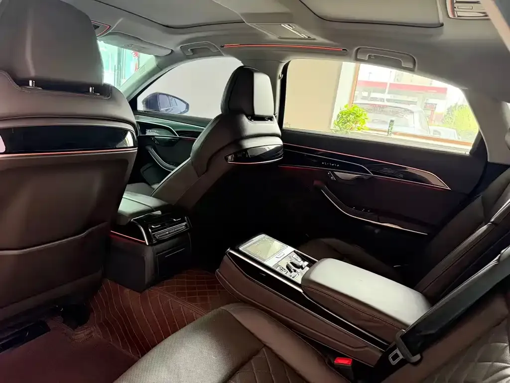 Audi A8 2021 из CN, фото 2