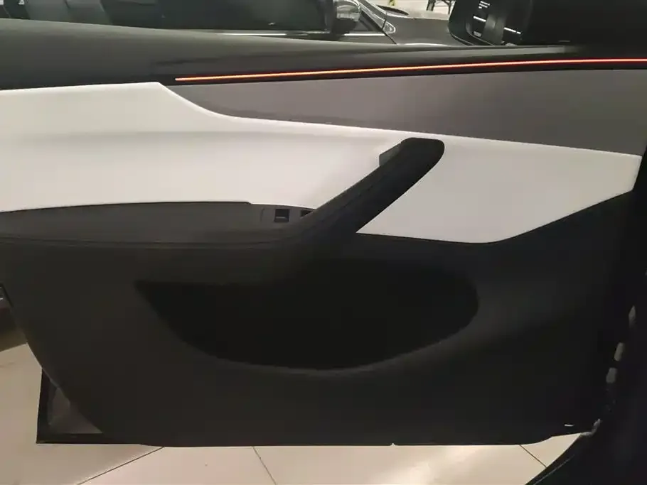 Tesla Model Y 2025 из CN, фото 3