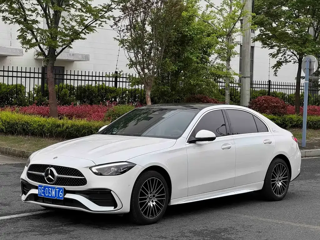 Mercedes-Benz C-Class — фото 1
