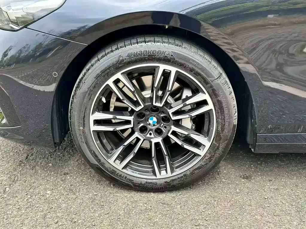 BMW 5 Series — фото 10