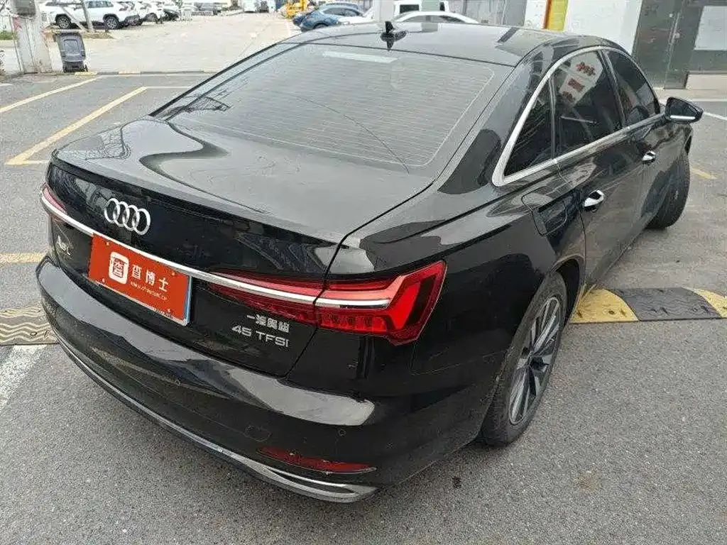 Audi A6L — фото 8