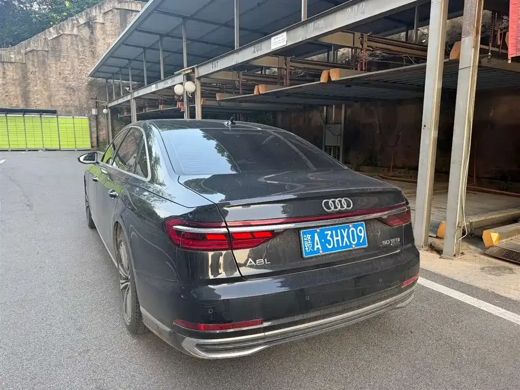 Audi A8 — фото 5