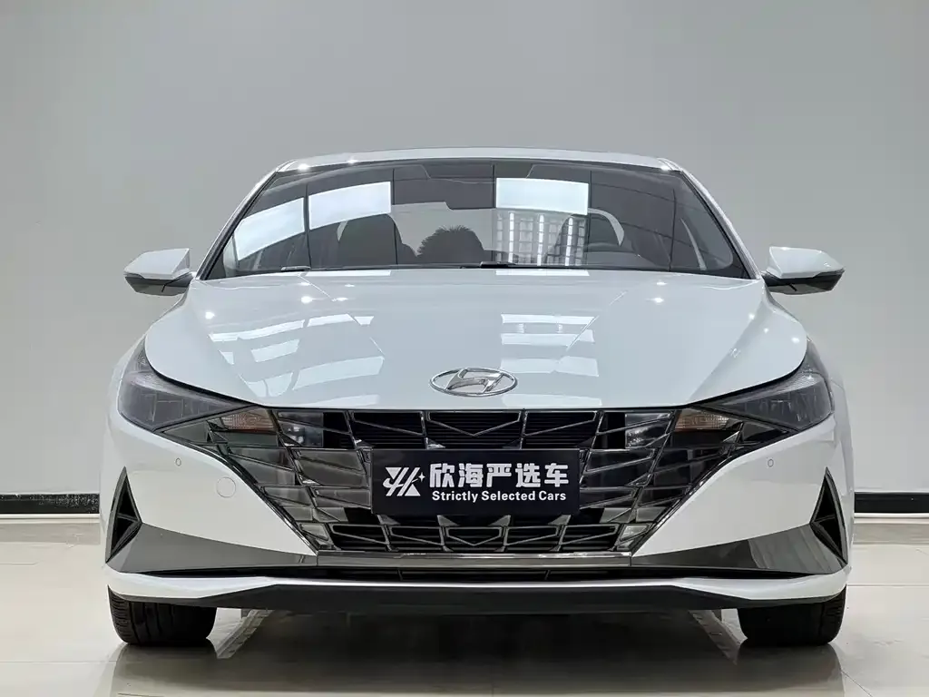 Hyundai Elantra — фото 2