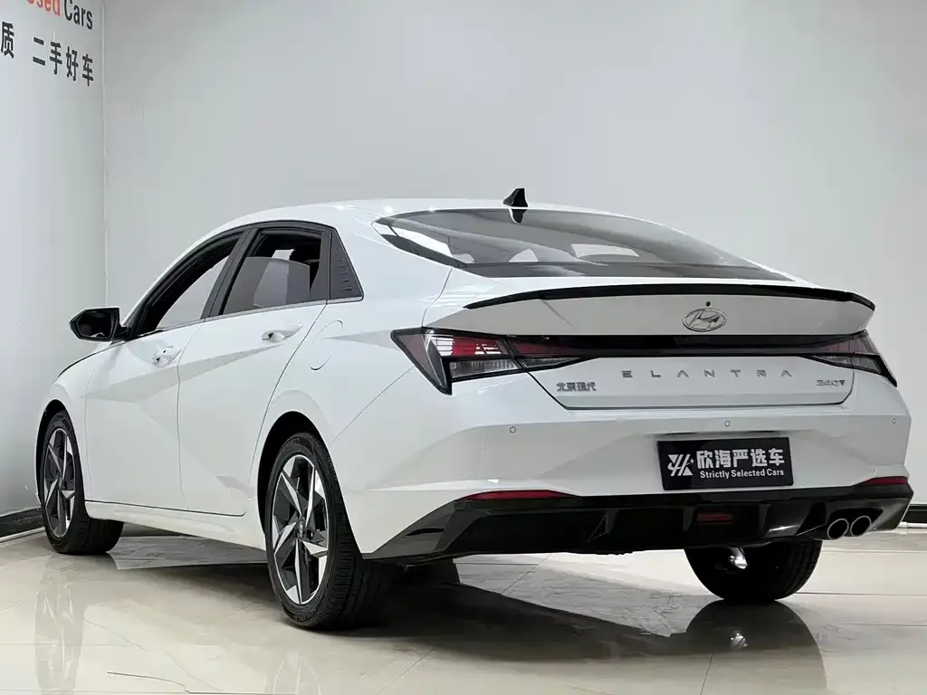 Hyundai Elantra — фото 5