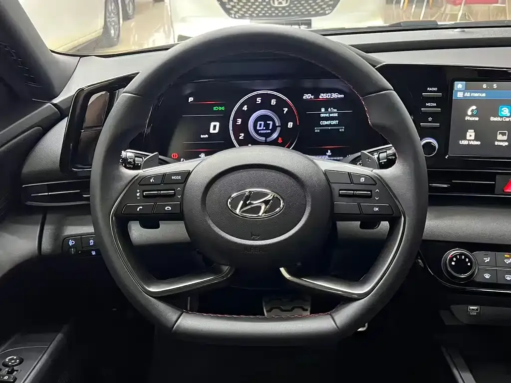 Hyundai Elantra — фото 9