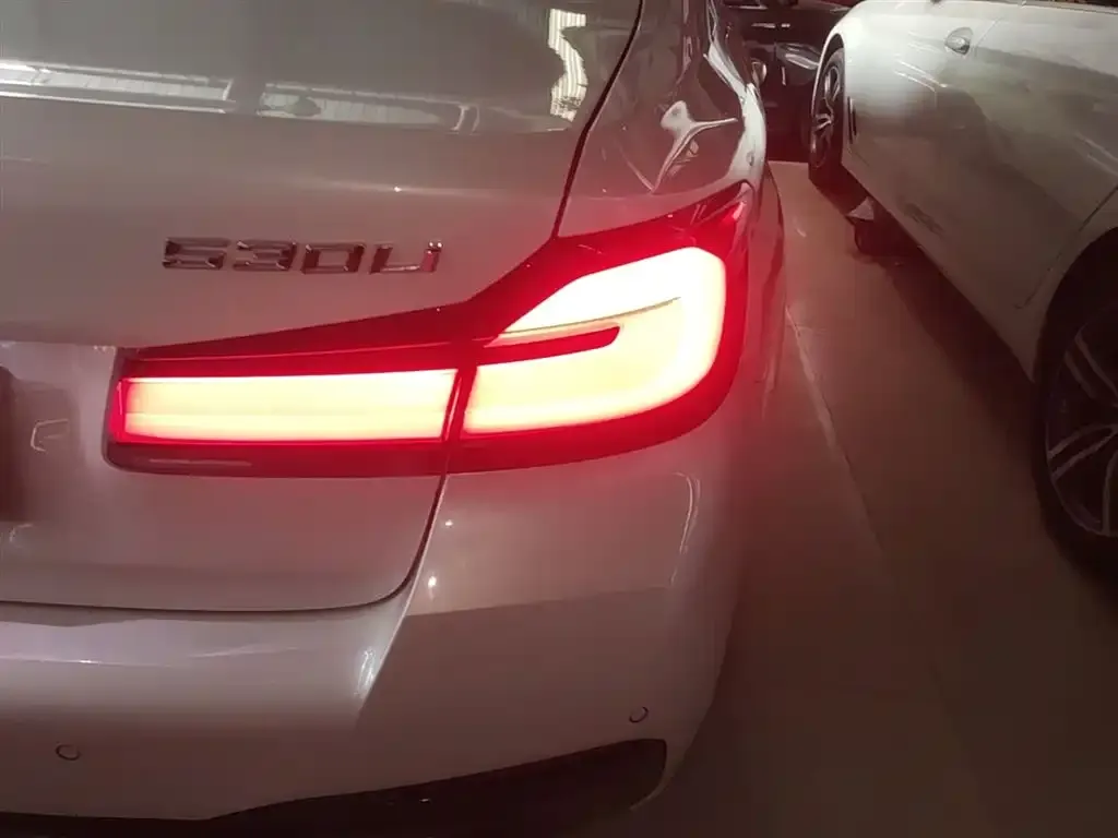 BMW 5 Series — фото 2