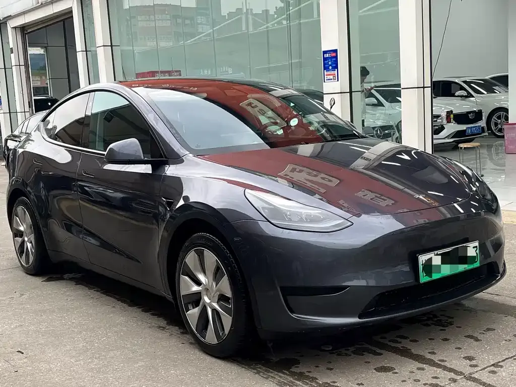 Tesla Model Y — фото 5