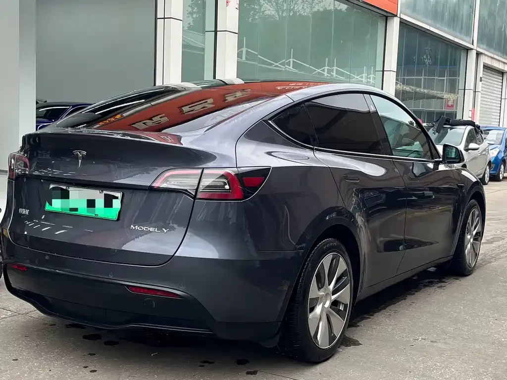 Tesla Model Y — фото 7