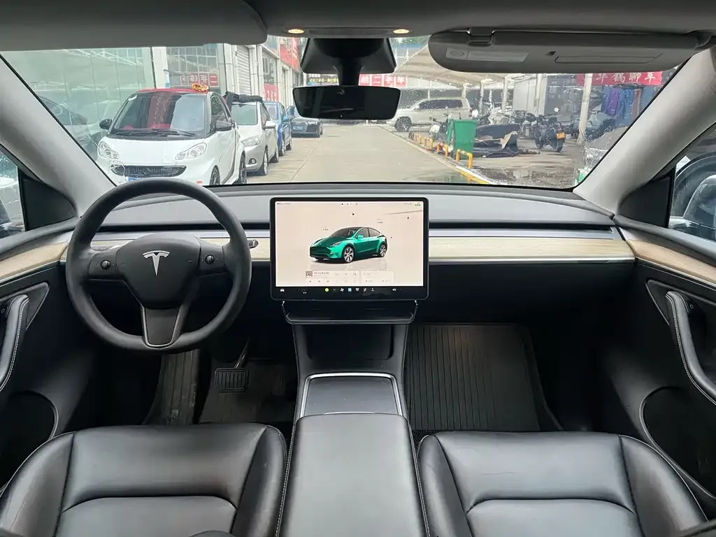 Tesla Model Y — фото 4