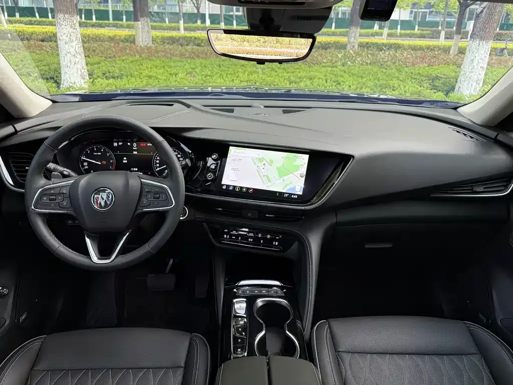 Buick Envision Plus — фото 9