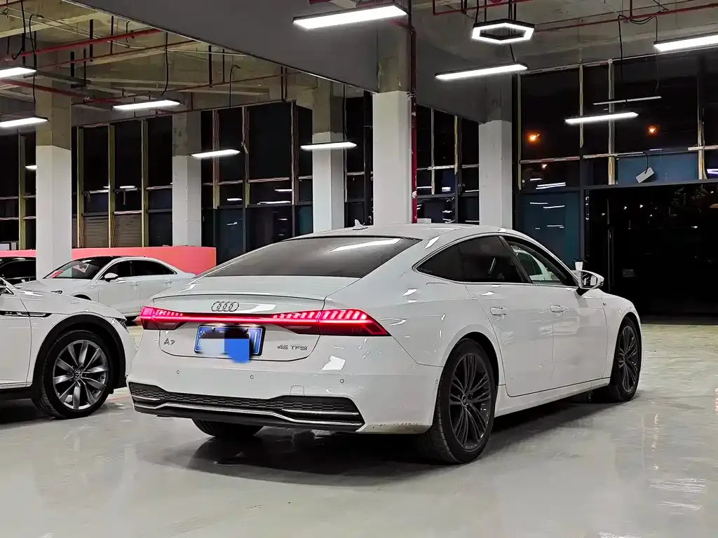 Audi A7 2023 из CN, фото 2
